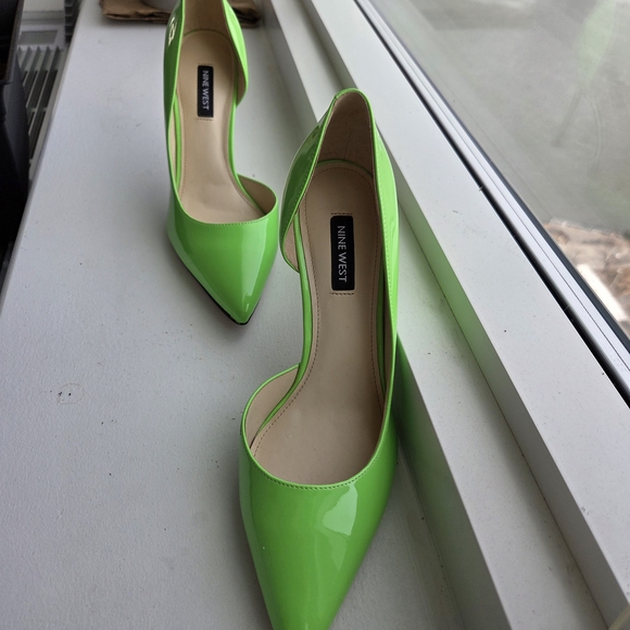 Elegant Lime Green High Heels - Picture 5 of 6